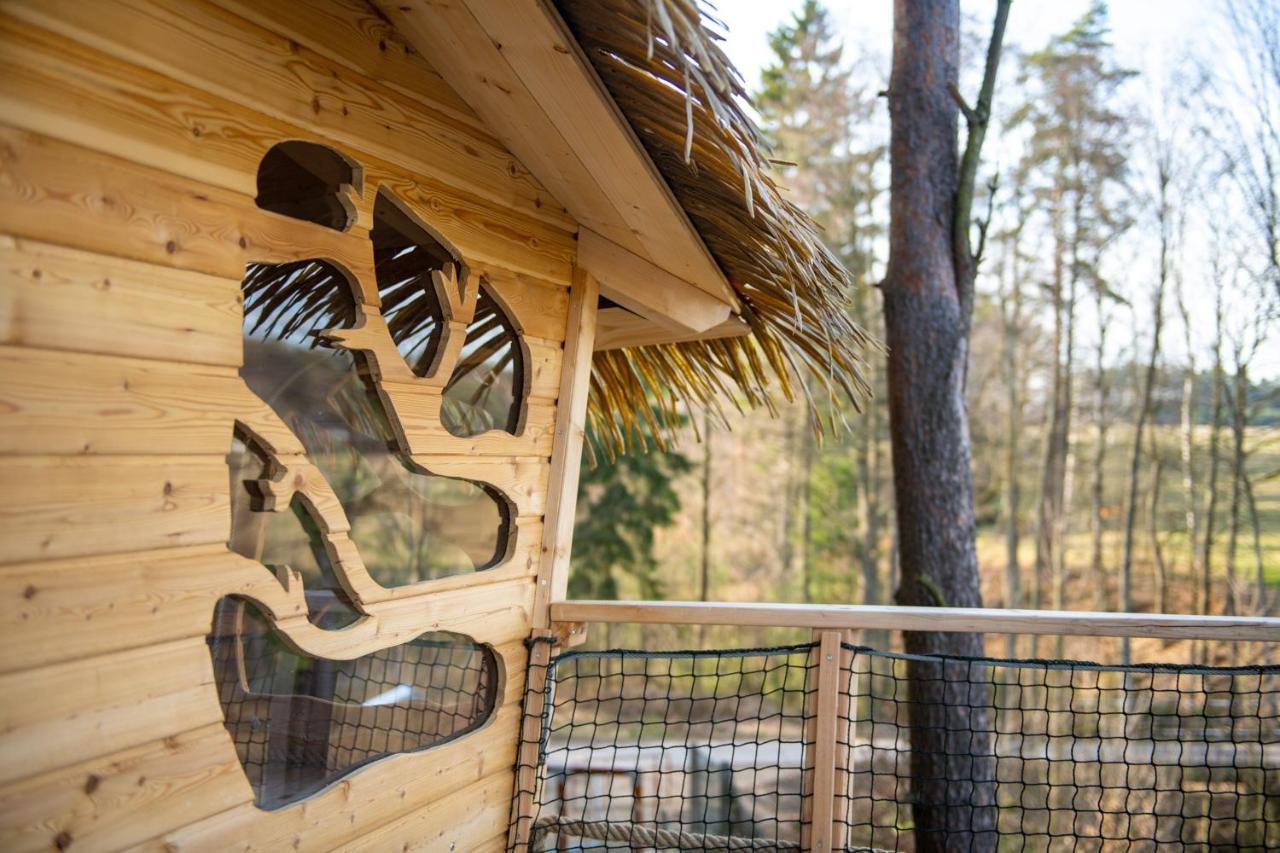 ホテル Treehouse U Rybnika Osecna エクステリア 写真